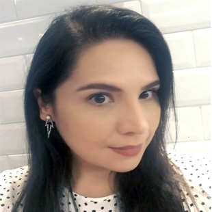 Daniela Cintia de Carvalho Leite